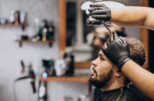 Men's haircut in womensalon